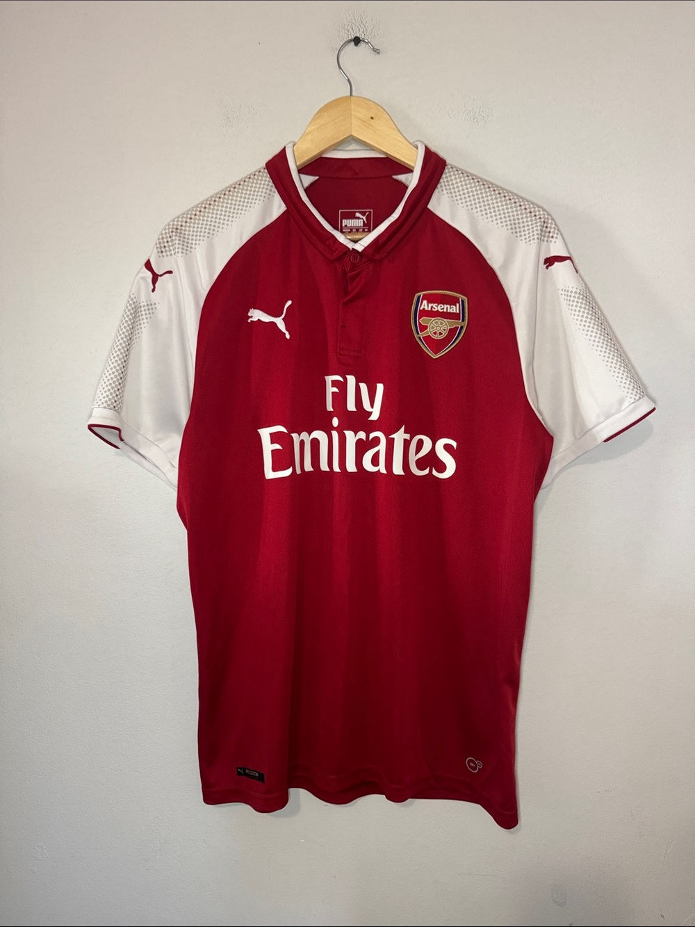 Arsenal Fly Emirates Jersey / 2017 / Large / Puma